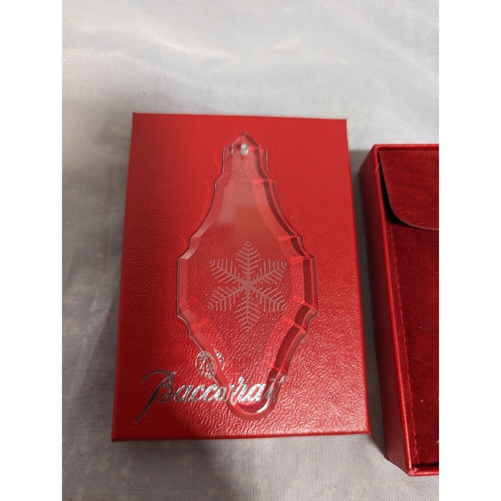 Rare BACCARAT Crystal Snowflake ORNAMENT - NO DATE  Mint in Box VERY SPECIAL